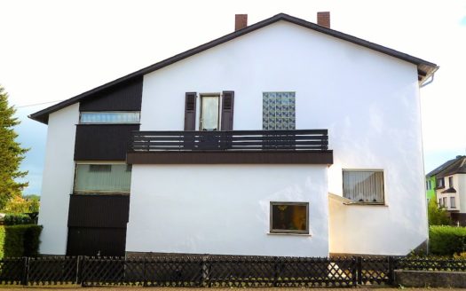 * 1-2 FAMILIENHAUS IN SCHWALBACH GRIESBORN ZU VERKAUFEN